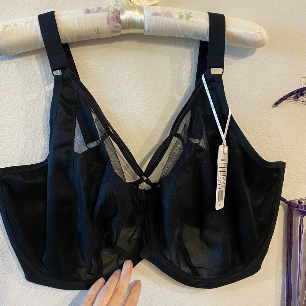 BNWT Elomi bra 40M (US)